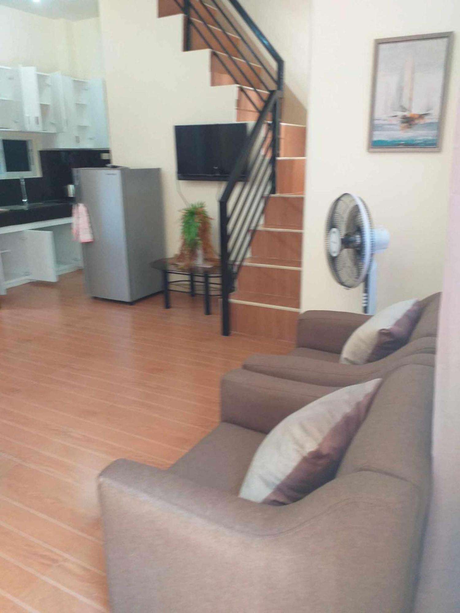 Estilo Apartment 2-Storey Clarin  エクステリア 写真